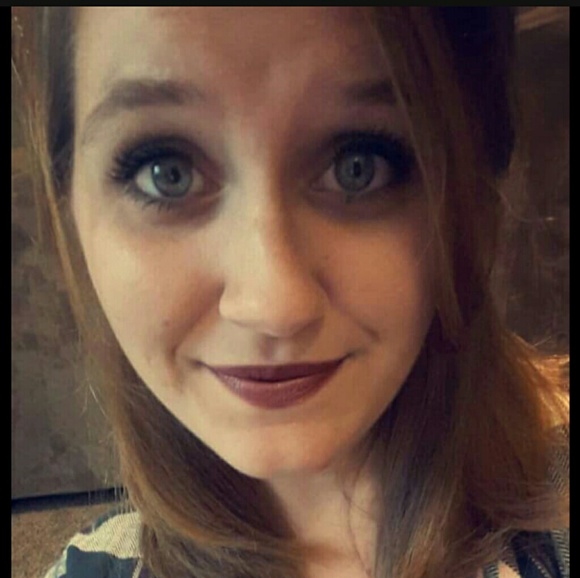 Meet your Posher, Audrey - Picture 2 of 2